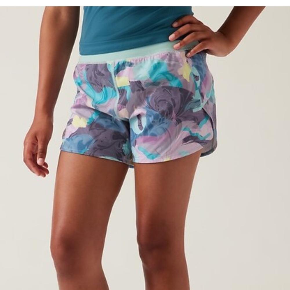 Athleta Run The World 3”  Lined Workout Shorts 🌼